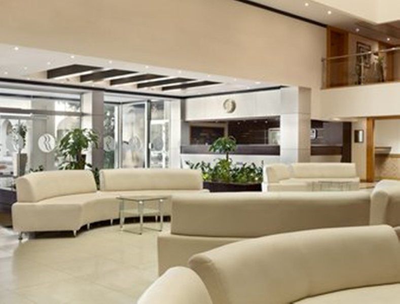 Hotel Ramada By Wyndham Qurum