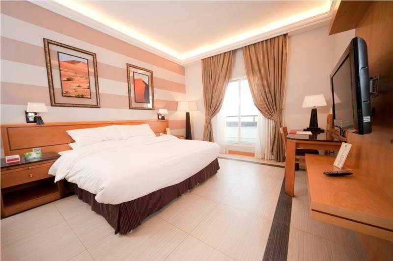Hotel Ramada By Wyndham Qurum Maskat