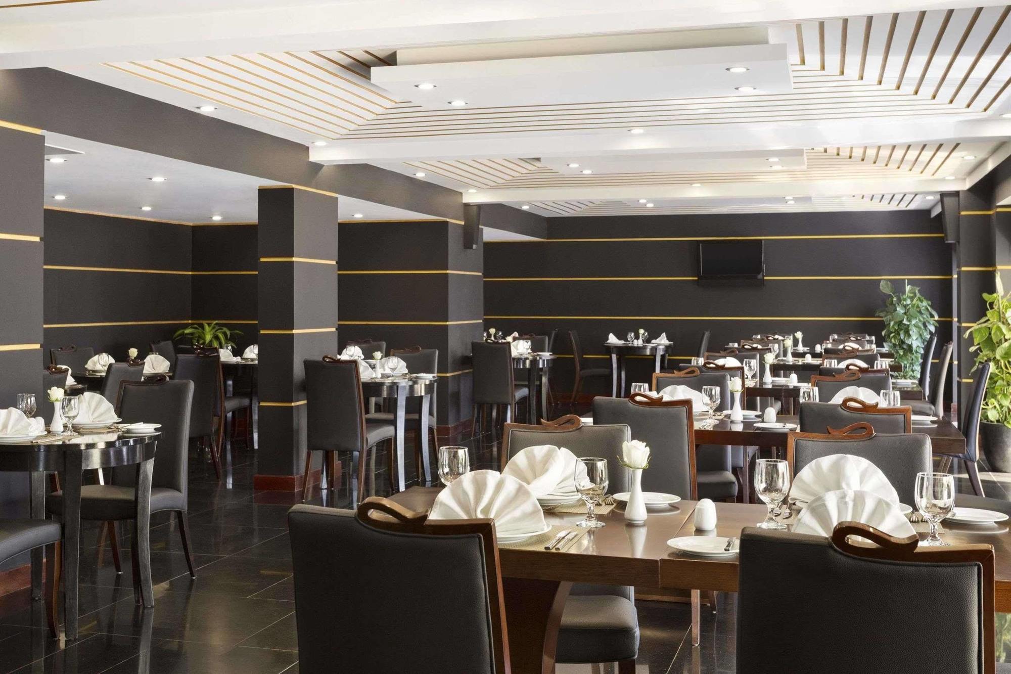 Hotel Ramada By Wyndham Qurum Maskat
