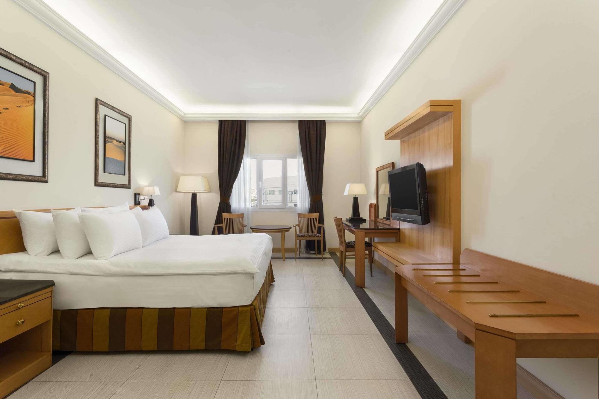 Ramada By Wyndham Qurum Hotel