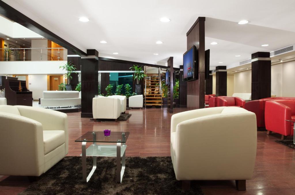 Ramada By Wyndham Qurum