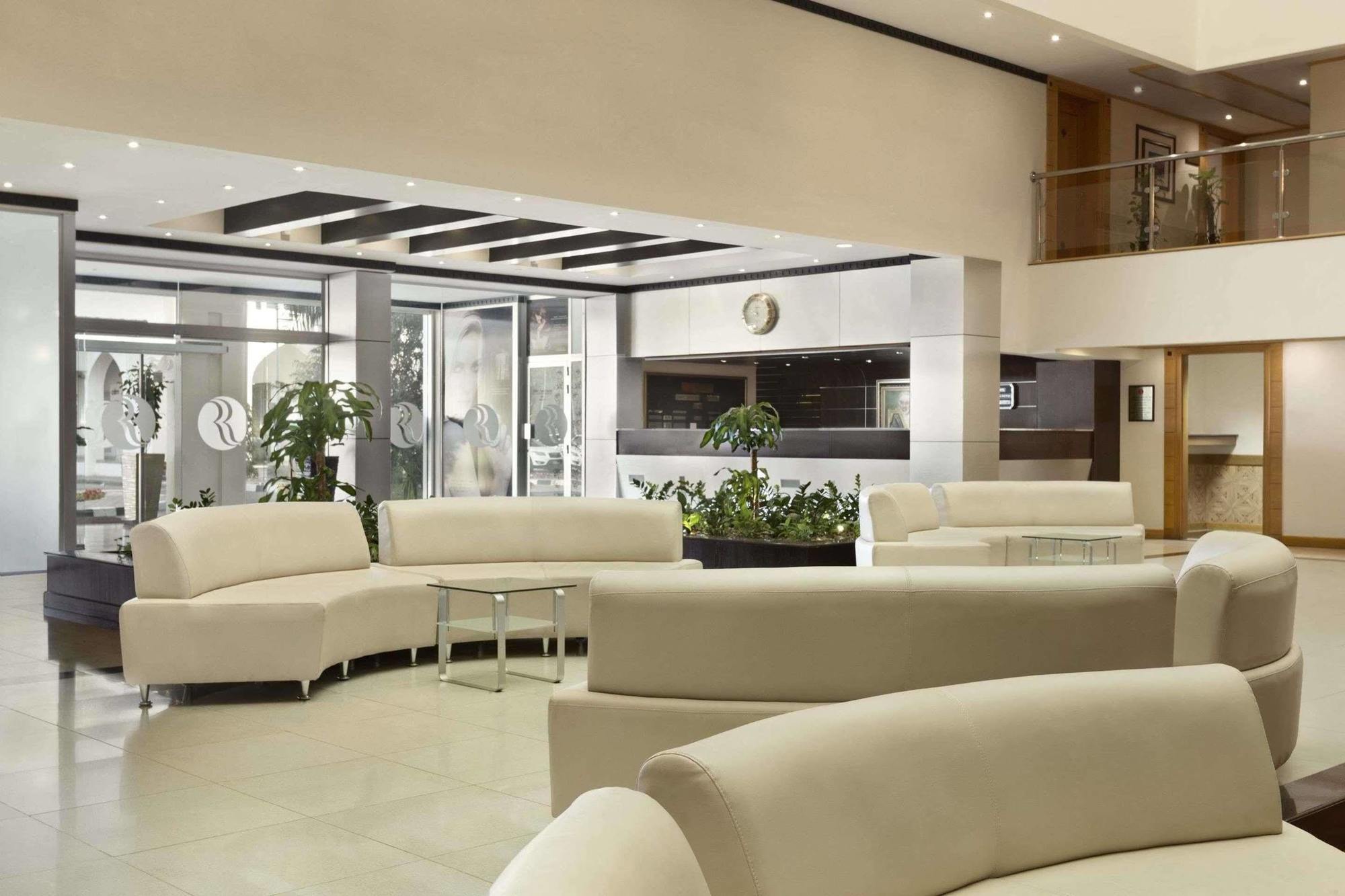 Ramada By Wyndham Qurum Hotel 4*