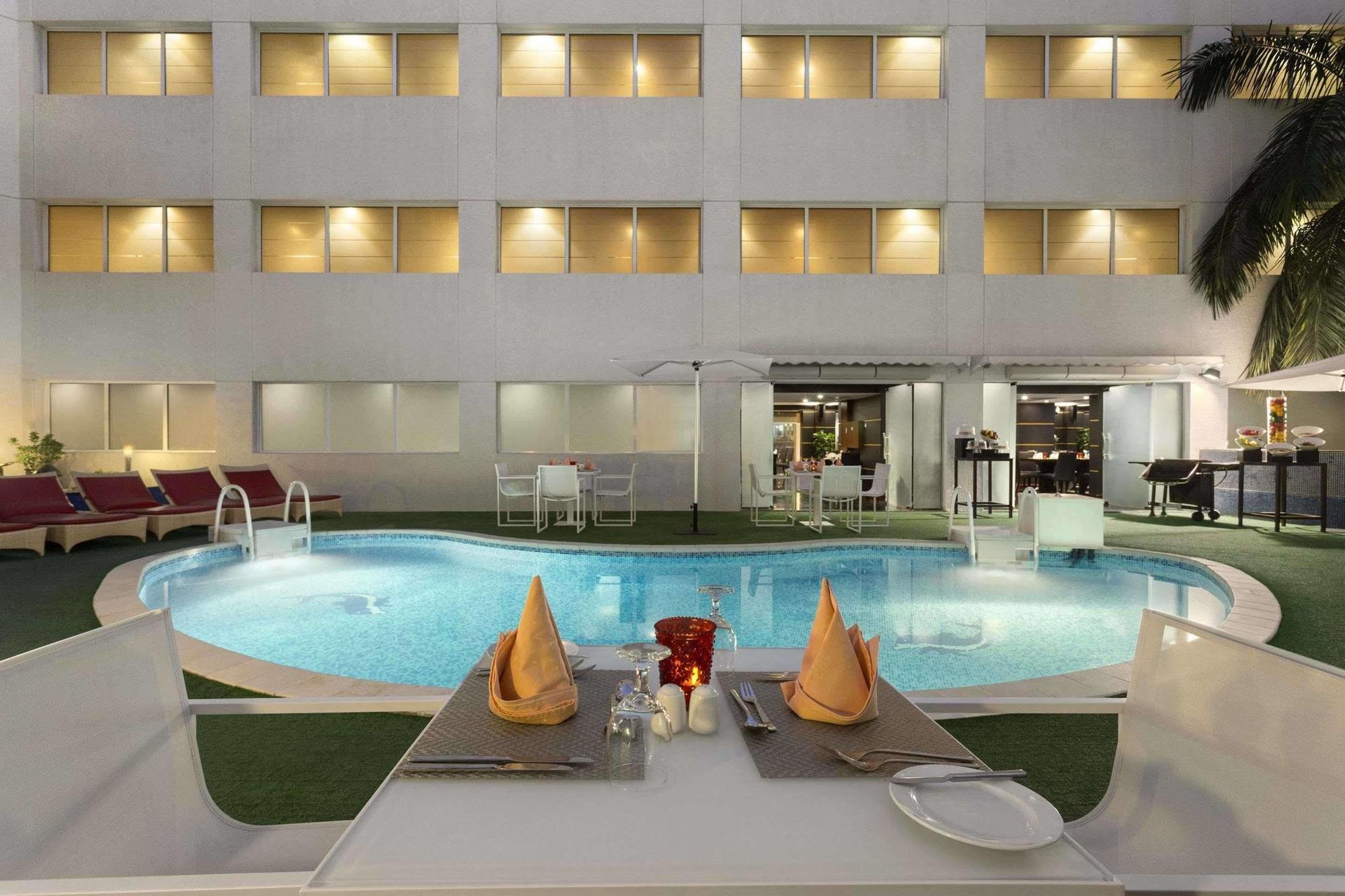 Ramada By Wyndham Qurum Hotel Mascate