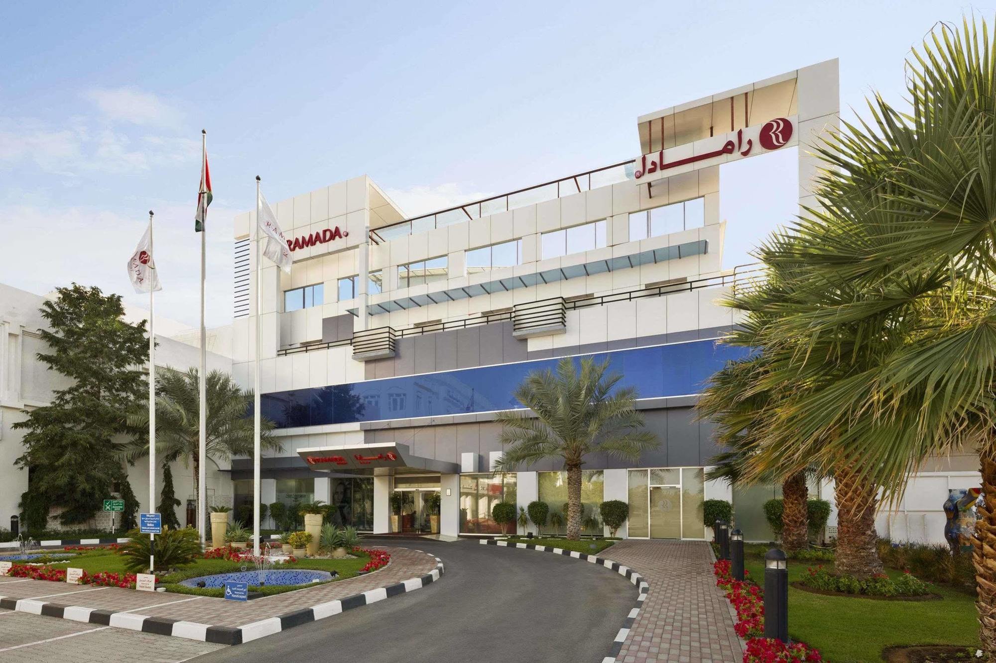 Ramada By Wyndham Qurum Hotel 4*